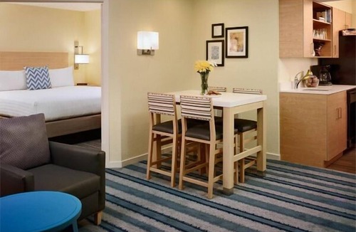 Monmouth Junction Hotel | Better Choice for Vacation! Pet-Friendly, w/Seasonal Pool, Near Grover Park