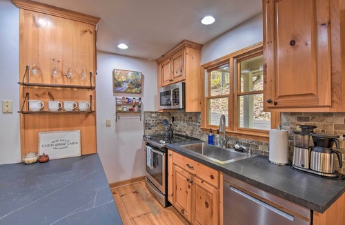 Big Canoe Cabin | Big Canoe Cabin w/Mountain View, Hiking & Lake!