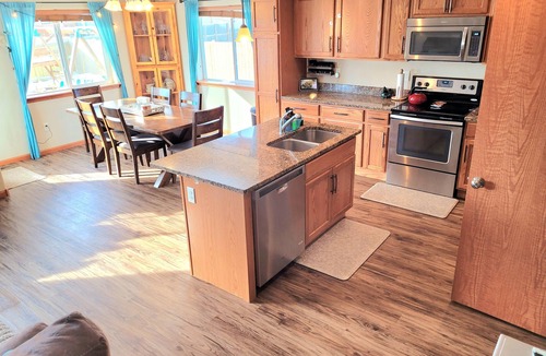 Summerset House | Big family home in Blackhills!