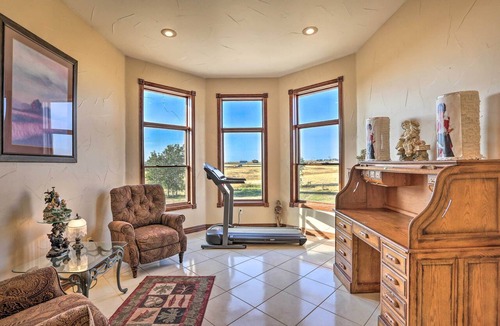Hudson House | Big spacious ranch with pool table and gaming room beautiful mornings and nights