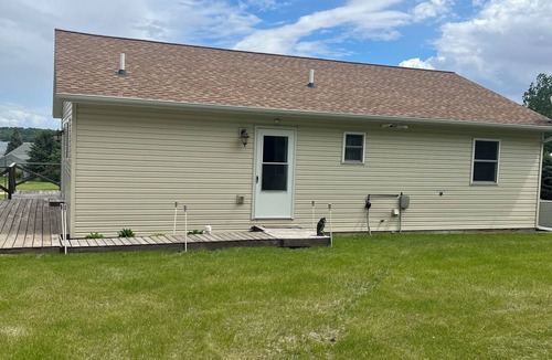 Big Stone City Cabin | Big Stone Lake views and next door access to public boat ramp.
