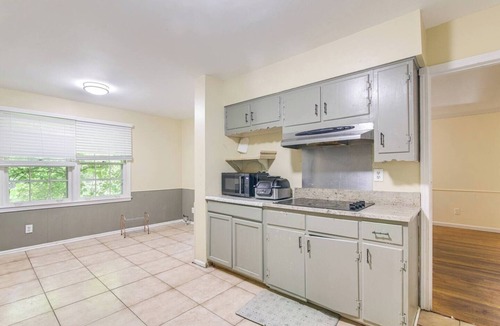 Ellendale House | Big Yard Patio + Grill Pet Friendly