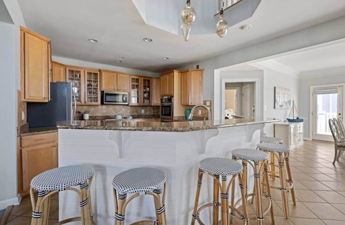 Fenwick Island House | Big Yellow House 100 steps from DE/MD Beach