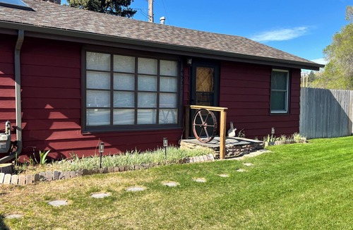Rapid City House | BLACK HILLS BASE CAMP! 1940s-era cabin. Sleeps 4-5 people. Walk to Canyon Lake.