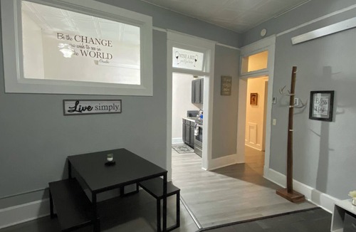 Hot Springs Apartment | Black Hills Retreat - Spacious 2-BR Downtown Walkable Family Getaway