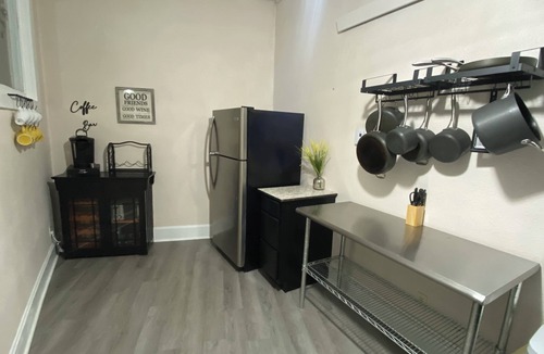 Hot Springs Apartment | Black Hills Retreat - Spacious 2-BR Downtown Walkable Family Getaway