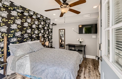 Ellicott City Apartment | BLISSSFUL STUDIO W/ PRIVATE ENTRANCE & PARKING