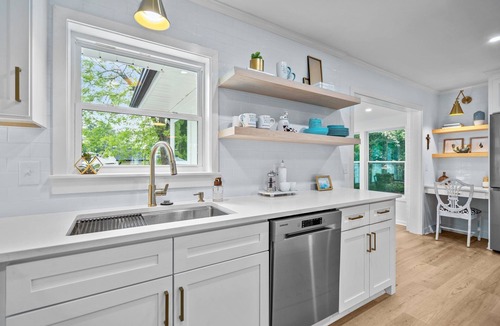 Wilmington House | Blue Pelican Getaway! Pet friendly, fenced in back yard! Sleeps 10 by beach!