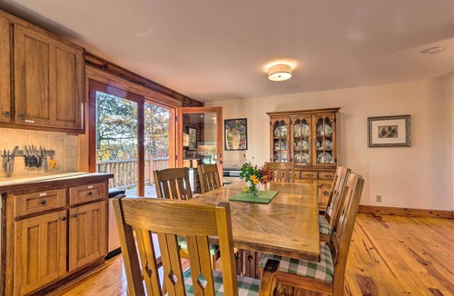 Travelers Rest Cabin | Blue Ridge Mtn Cabin Near Hiking & Biking Trails!