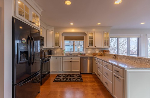 Seven Devils House | Blue Ridge Vista - Seven Devils with big views, four levels, pool table, pets