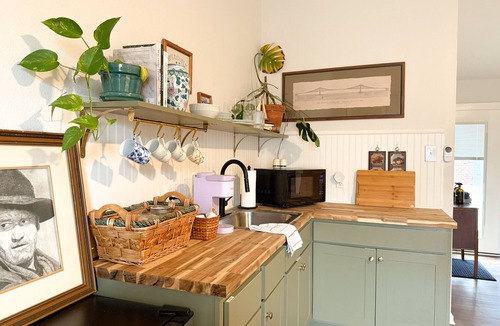 McGregor Cottage | Bluebonnet Cottage Waco Near Baylor + Magnolia