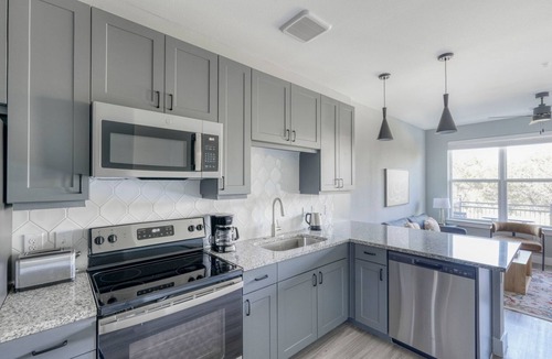 McNeil Apartment | Blueground | Austin, pool, nr Walnut Creek