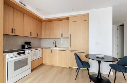 Boerum Hill Apartment | Blueground | Boerum Hill, rooftop, nr Brooklyn Bridge