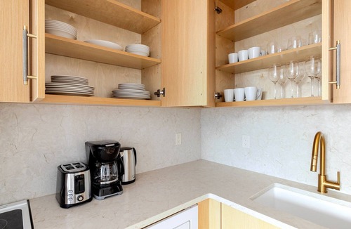 Boerum Hill Apartment | Blueground | Boerum Hill, rooftop, nr Brooklyn Bridge