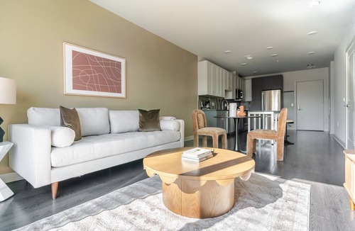 Chevy Chase Apartment | Blueground | Chevy Chase, rooftop, nr Glenview Park