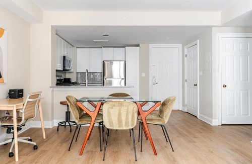 Chinatown Apartment | Blueground | Chinatown, gym & w/d, nr arena