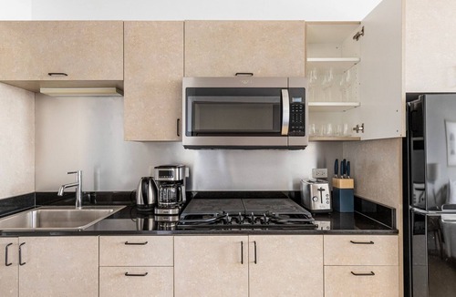 River North Apartment | Blueground | Goose Island, view, nr Lincoln Park