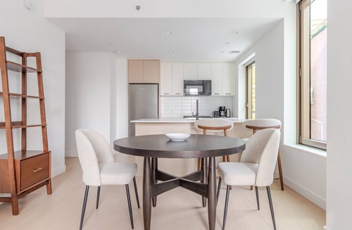 Williamsburg Apartment | Blueground | Greenpoint, pool, nr East River