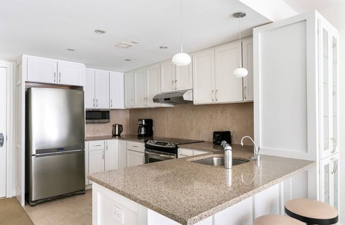 Penn Quarter Apartment | Blueground | Penn Quarter, pool, nr National Gallery