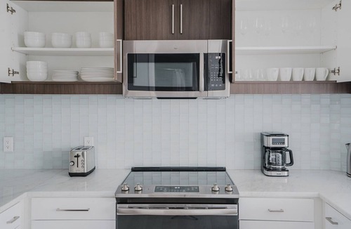 Woodmont Triangle Apartment | Blueground | Woodmont, pool & gym, nr Bethesda Row