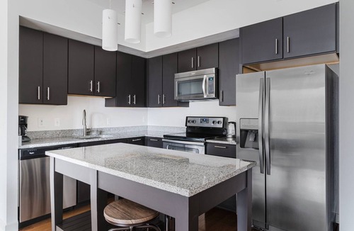 Woodmont Triangle Apartment | Blueground | Woodmont Triangle, pool, nr Cabin John Park