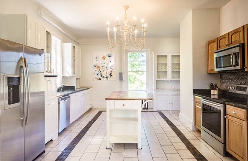 Round Hill House | Bluemont Belle is settled on a Historic Equestrian VA Estate