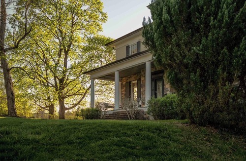 Round Hill House | Bluemont Belle is settled on a Historic Equestrian VA Estate