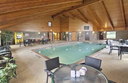 Faribault Hotel | Boarders Inn & Suites by Cobblestone Hotels - Faribault