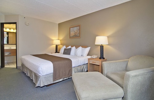 Faribault Hotel | Boarders Inn & Suites by Cobblestone Hotels - Faribault