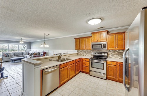 Alexander City Condo | Boat Slip & Pool Access: Alexander City Escape