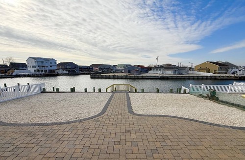 Beach Haven West House | Boater & Beach Lover’s Retreat
