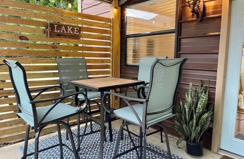 Little Kowaliga House | Boathouse. Dog Friendly. Sleeps 4. Big Views. Kayak. Paddleboat. Dock. Boat Ramp