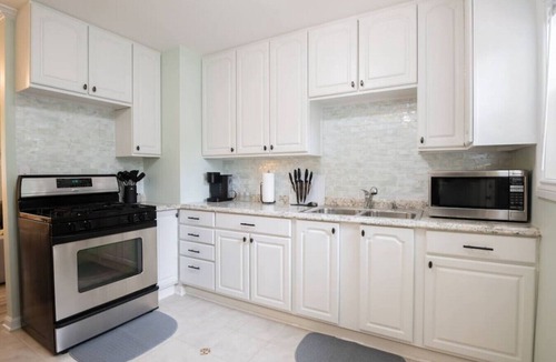 Peoria Heights House | BOHO BUNGALOW - Bright, modern home in the Heights