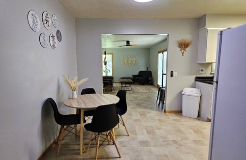 Sergeant Bluff House | Boho House- 4 bedrooms/2 bath - just outside of Sioux City, close to everything!
