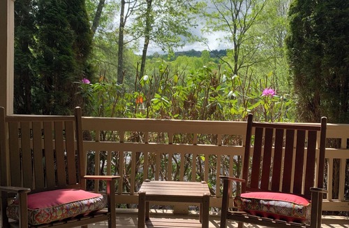 Cullowhee House | BOOK EARLY FOR FALL! Screened Porch - Gorgeous Fireplaces!