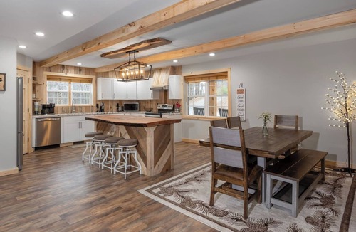 Deep Gap House | Boone Getaway | Dog Friendly, Hot Tub, Fire Pit!