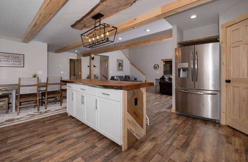 Deep Gap House | Boone Getaway Dog Friendly Hot Tub Fire Pit