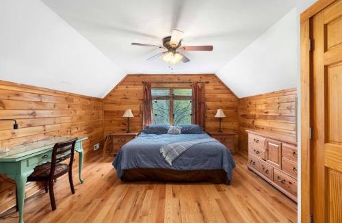 Fleetwood House | Borrowed Time - Mountain Getaway near Boone, Hot Tub, and Gorgeous Views!