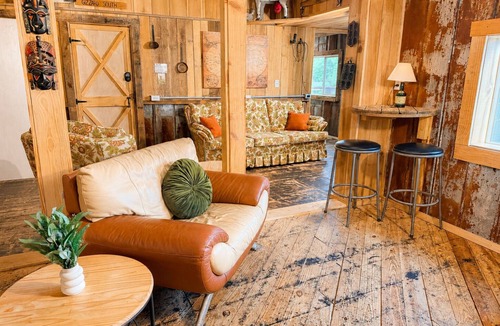 Tracy City Apartment | Boutique Suite in Historic Tracy City!