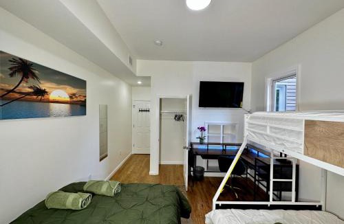 McGinley Square House | BP STAYS - Hotel-Style, No Host, Professionally Managed ID255