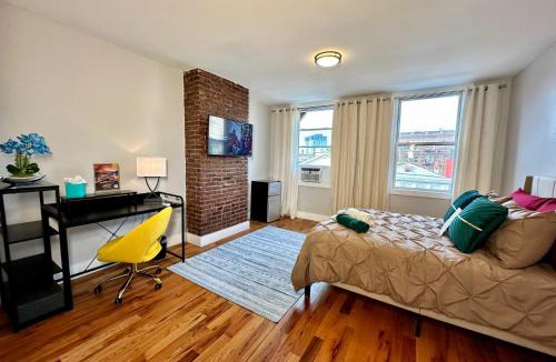 McGinley Square House | BP STAYS - Hotel-Style, No Host, Professionally Managed ID265