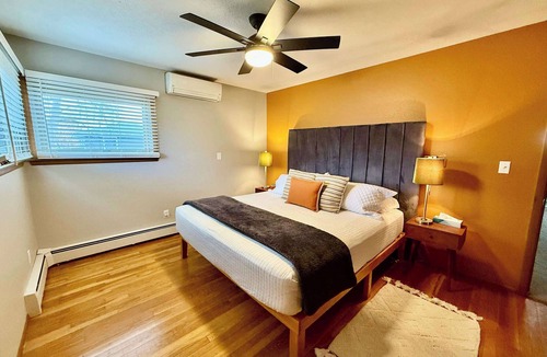 Sioux Falls House | Brady Haus Hot Tub King Beds Near Mall & I29