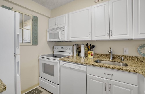 North Ocean City Condo | Braemar 1801S-Oceanfront 131st St, Free WiFi, Pool, Elev, W/D, AC