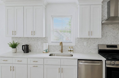 Keansburg House | Brand New 2026 Villa, 5 min Walk to the Beach, King Canopy Suite, Sleeps 14
