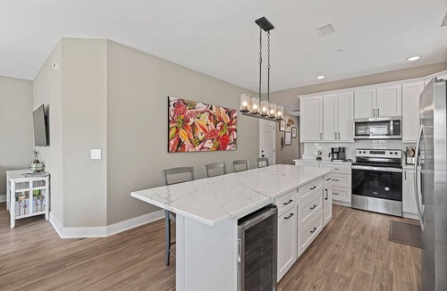 Corolla Light Condo | Brand New 3 Bed, Pet Friendly, Steps to the Beach!