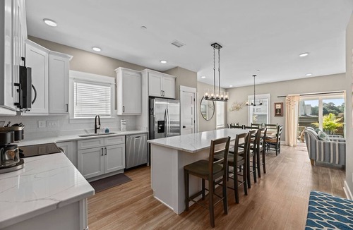 Corolla Light Condo | Brand New 3 Bed, Pet Friendly, Steps to the Beach!