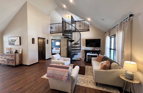 Breezy Point House | Brand New Breezy Point Cabin Retreat - Birdsong Bungalow