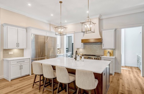 Bracey House | Brand New Built Luxury Lakefront Getaway Friday Check-In/Check-Out Summer Season