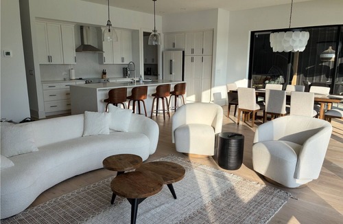 Waleska House | BRAND NEW! Luxurious Lakefront Property Perfect for Families & Friends!
