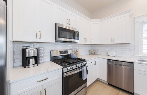 North End Condo | Brand New Luxury Beach Condo: 3BR/2.5BA Steps from the Ocean!